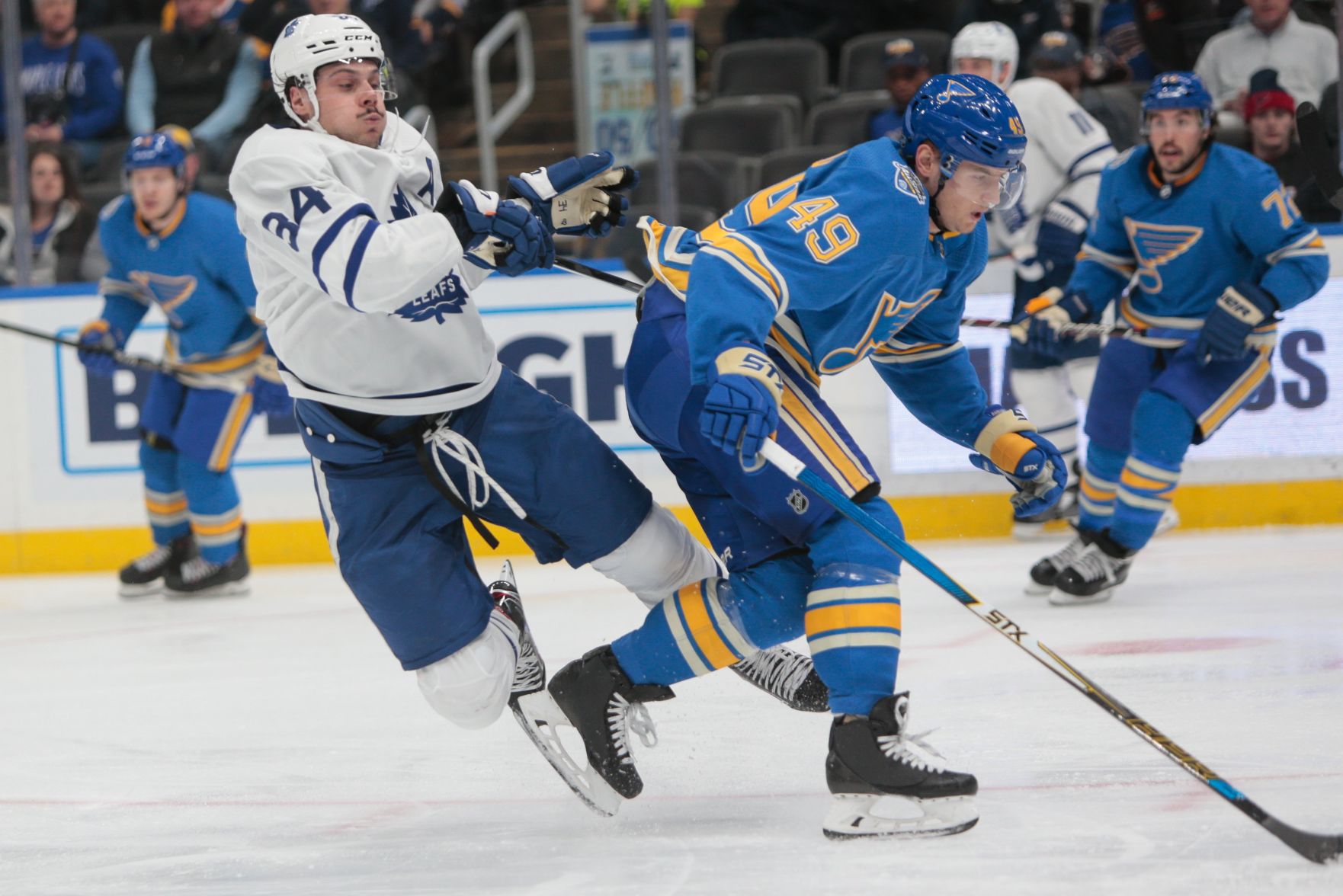 Blues take on Maple Leafs